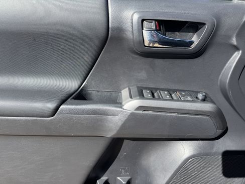 Certified 2023 Toyota Tacoma TRD Off-Road image 9