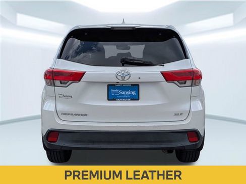 Used 2017 Toyota Highlander XLE image 14