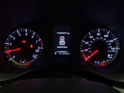 Used 2020 Toyota Highlander L AWD/4WD image 23
