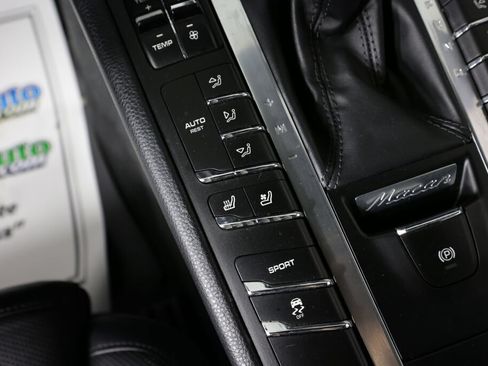 Used 2017 Porsche Macan S AWD/4WD image 38