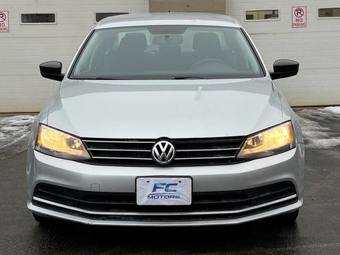 Used 2015 Volkswagen Jetta SE image 2