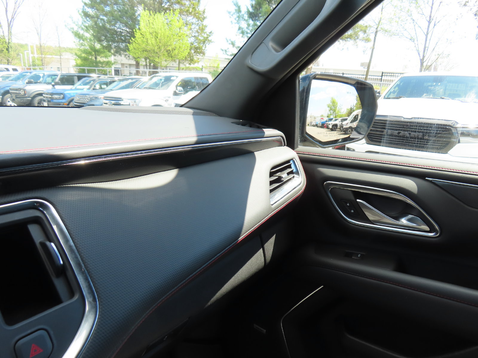 Used 2023 Chevrolet Tahoe RST w/ Luxury Package AWD/4WD image 23