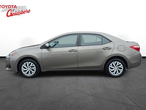 Used 2019 Toyota Corolla LE image 8