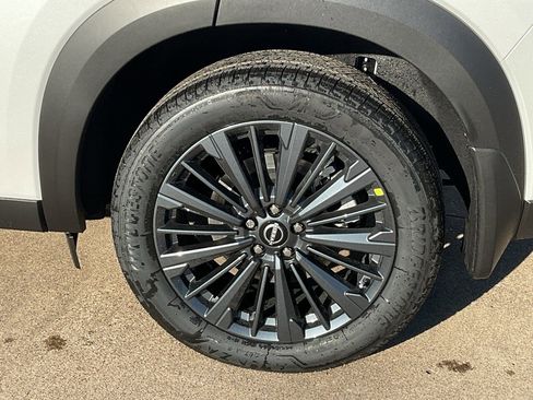 New 2026 Nissan Pathfinder SL image 8