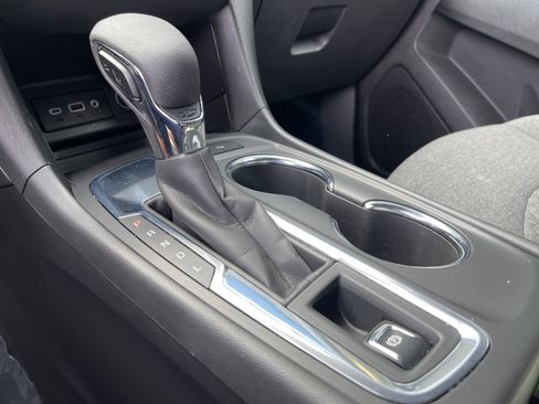 Used 2024 Chevrolet Equinox LT w/ LPO, Floor Liner Package image 32