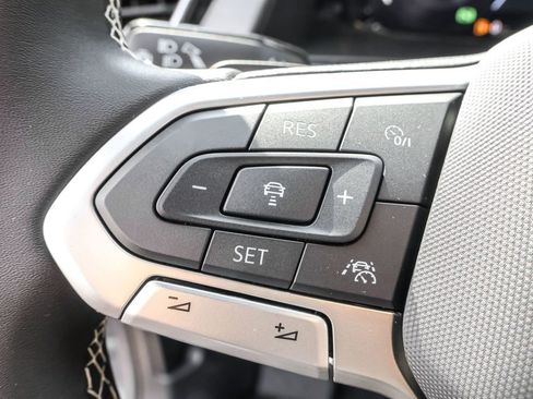 New 2026 Volkswagen Atlas Cross Sport SE image 26