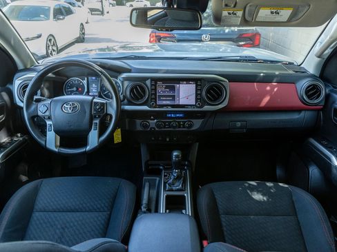 Used 2021 Toyota Tacoma SR5 AWD/4WD image 26