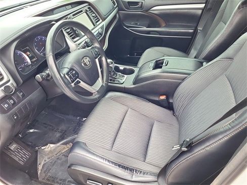 Used 2018 Toyota Highlander Plus image 23