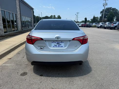 Used 2018 Toyota Corolla LE FWD image 6