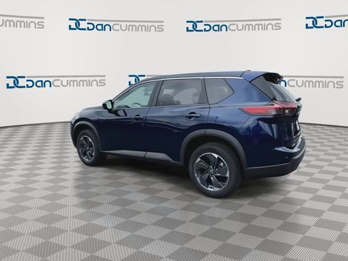 Used 2024 Nissan Rogue SV FWD image 6