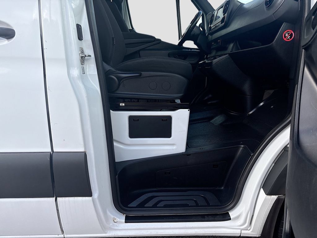 Used 2021 Mercedes-Benz Sprinter 1500 image 18