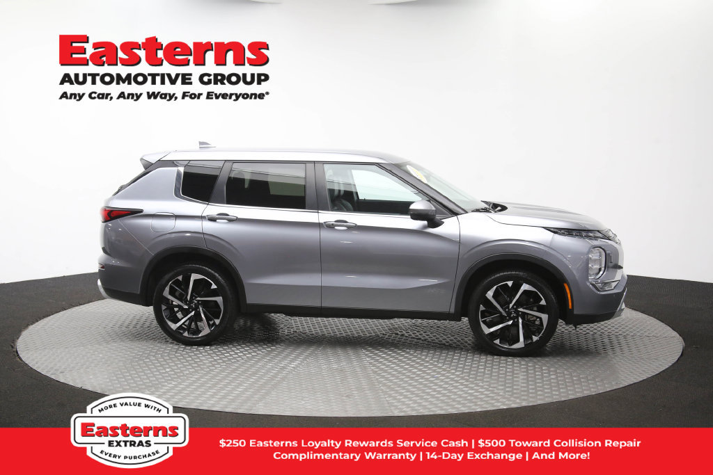 Used 2024 Mitsubishi Outlander SE AWD/4WD image 47