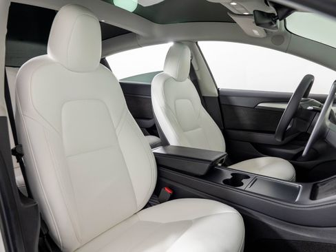 Used 2021 Tesla Model 3 Standard Range Plus image 29