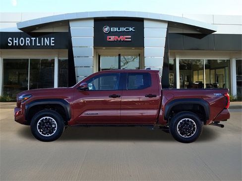 Used 2025 Toyota Tacoma TRD Off-Road image 6