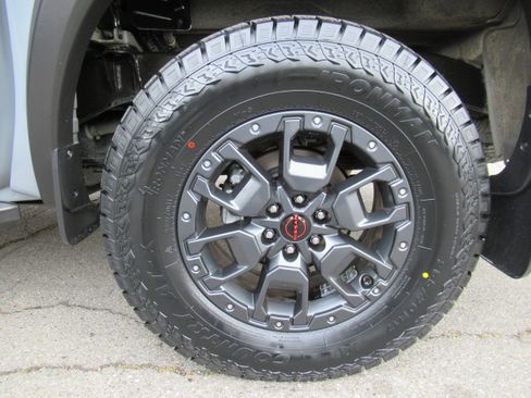 Used 2023 Nissan Frontier PRO-4X w/ Pro-4X Premium Package AWD/4WD image 22