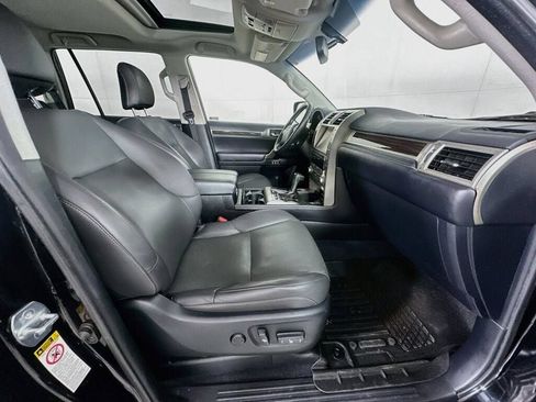 Used 2017 Lexus GX 460 w/ Navigation Package AWD/4WD image 10