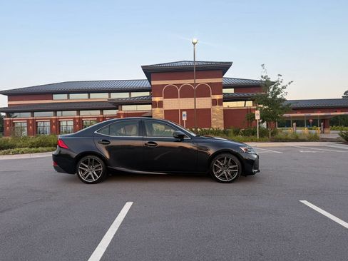 Used 2017 Lexus IS 300 AWD w/ Premium Package image 3
