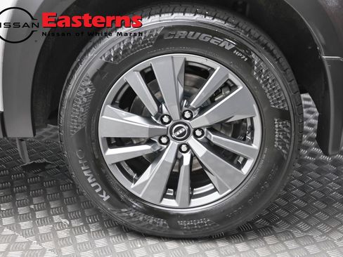 Used 2024 Nissan Pathfinder S AWD/4WD image 8
