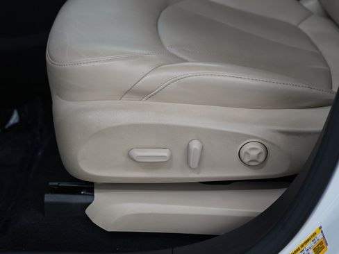 Used 2020 Buick Envision Essence AWD/4WD image 25