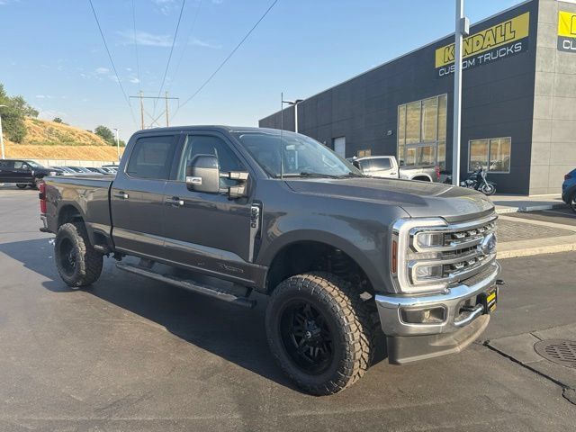 Used 2025 Ford F350 Lariat w/ FX4 Off-Road Package AWD/4WD image 3