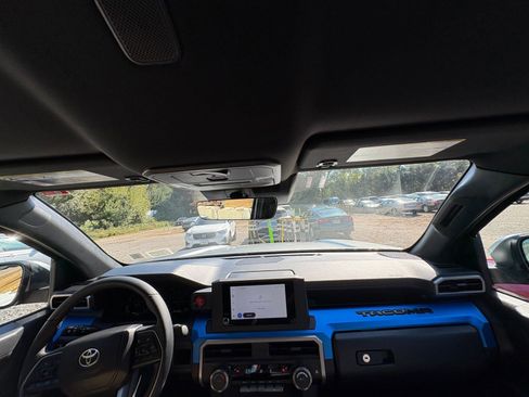 Used 2025 Toyota Tacoma TRD Off-Road image 30