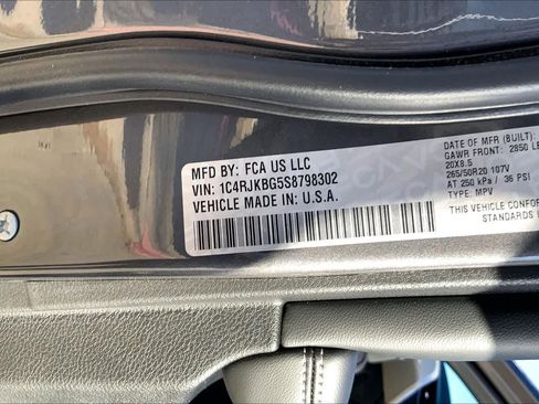 New 2025 Jeep Grand Cherokee L Limited w/ Black Appearance Package image 19