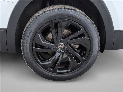 Used 2022 Volkswagen Atlas SE w/ Black Wheel Package AWD/4WD image 30