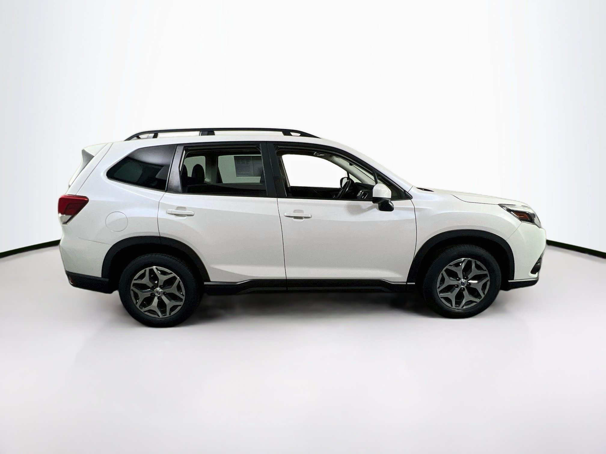 Used 2023 Subaru Forester Premium AWD/4WD image 4