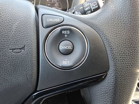 Used 2016 Honda HR-V EX image 29