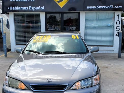 Used 2001 Lexus ES 330 FWD image 2
