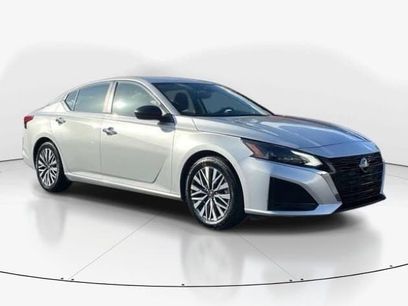 Used 2024 Nissan Altima 2.5 SV