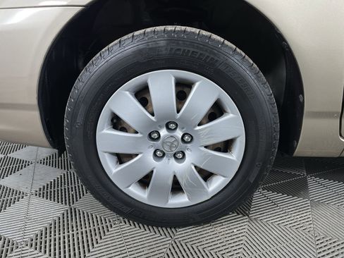 Used 2004 Toyota Corolla LE image 22