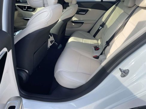 Used 2022 Mercedes-Benz C 300 Sedan image 12