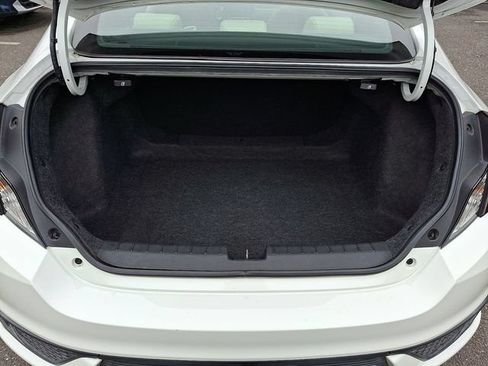 Used 2019 Honda Civic Touring image 28