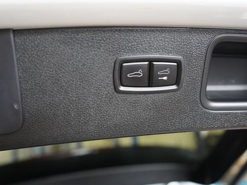 Used 2024 Porsche Macan S AWD/4WD image 26
