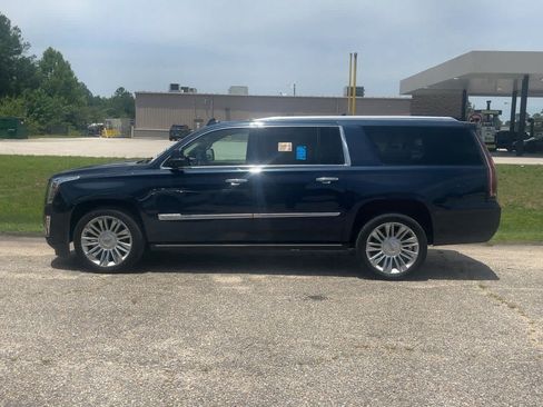 Used 2019 Cadillac Escalade ESV Platinum AWD/4WD image 7