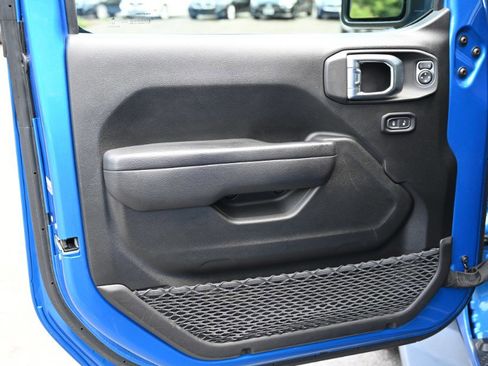 Used 2022 Jeep Gladiator Sport AWD/4WD image 23