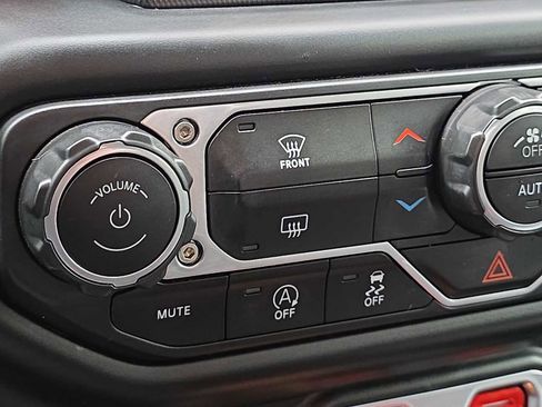 Certified 2022 Jeep Gladiator Rubicon w/ LED Lighting Group image 30