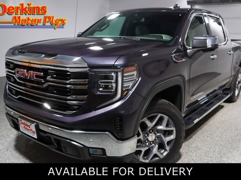 Used 2022 GMC Sierra 1500 SLT w/ SLT Premium Package AWD/4WD image 1