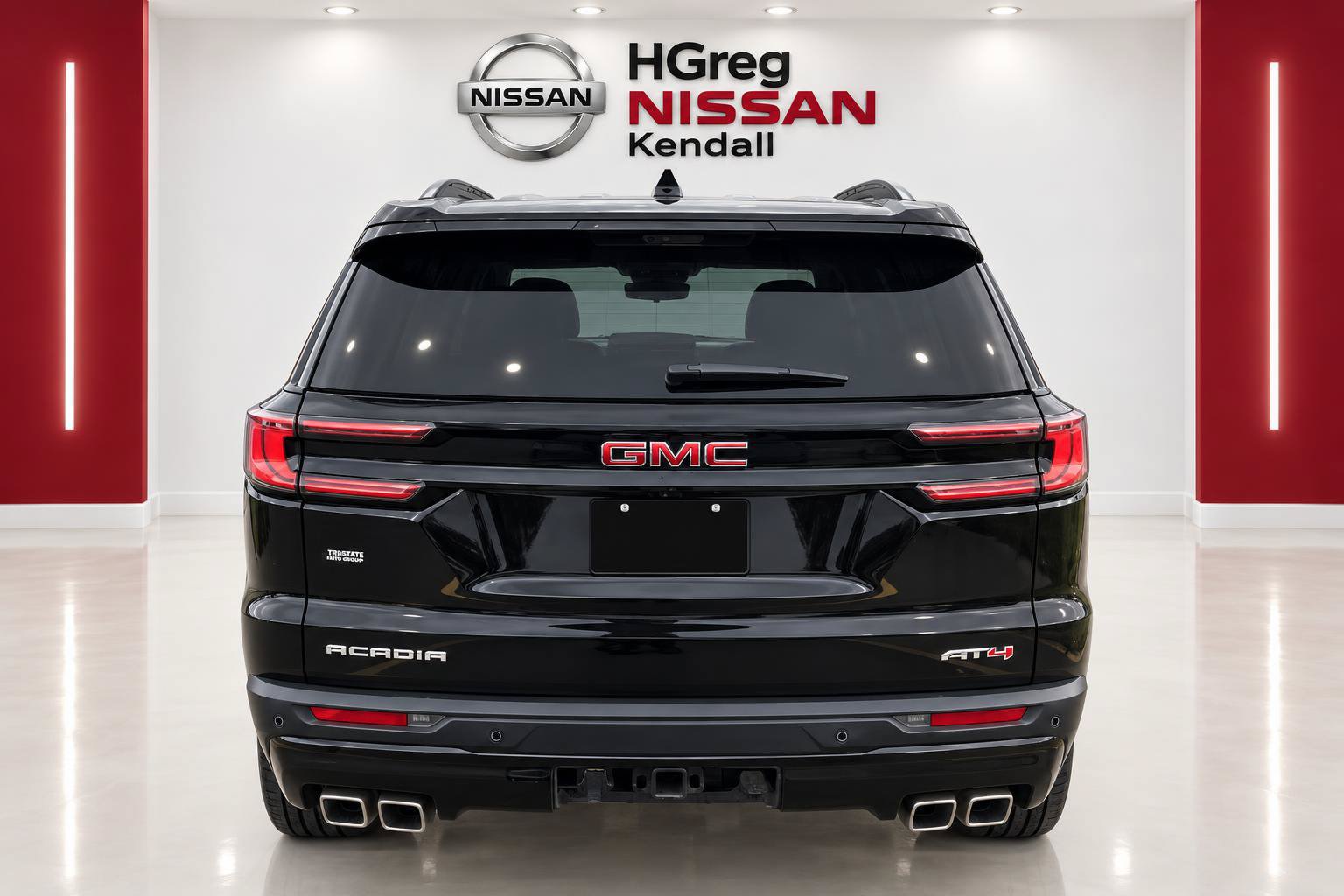 Used 2026 GMC Acadia AT4 w/ LPO, Floor Liner Package AWD/4WD image 3