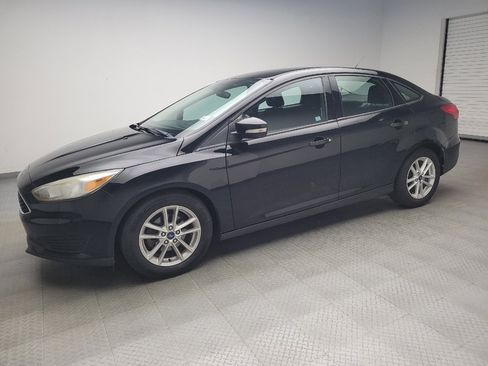 Used 2016 Ford Focus SE FWD image 2