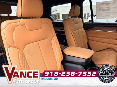 New 2026 Jeep Grand Cherokee L Summit w/ Obsidian Package AWD/4WD image 20