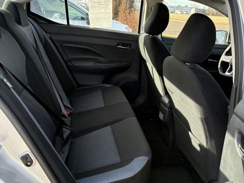 Used 2025 Nissan Versa SV image 10