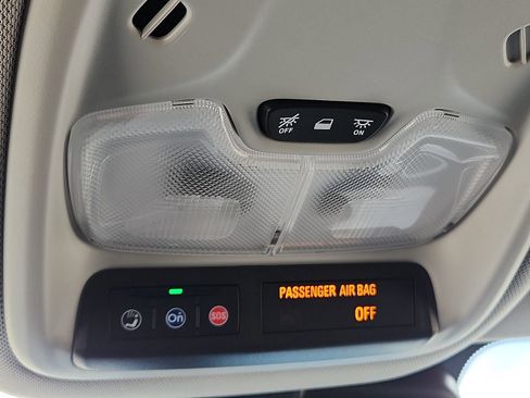 Used 2024 Chevrolet TrailBlazer LT w/ LT Cold Weather Package FWD image 13