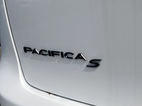 New 2026 Chrysler Pacifica Limited w/ S Appearance Package FWD image 8