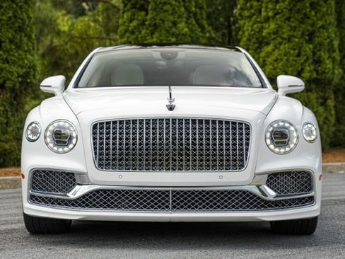 Used 2022 Bentley Flying Spur V8 AWD/4WD image 16
