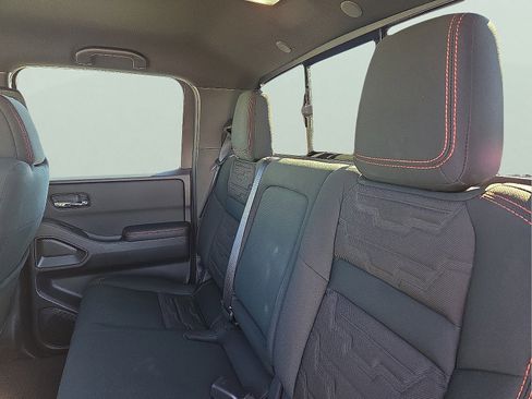 Used 2025 Nissan Frontier PRO-4X image 10