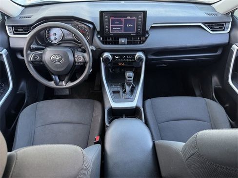 Used 2022 Toyota RAV4 LE image 11
