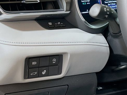 New 2026 Toyota Highlander Limited AWD/4WD image 10