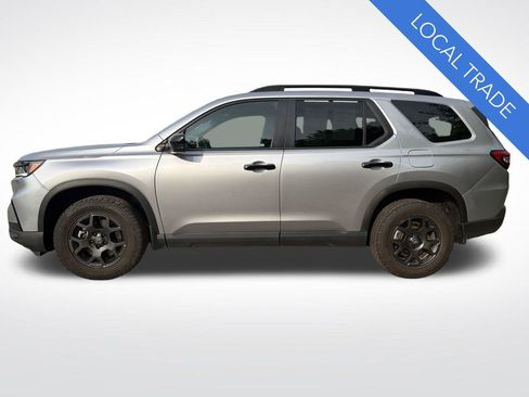 Certified 2024 Honda Pilot TrailSport image 8
